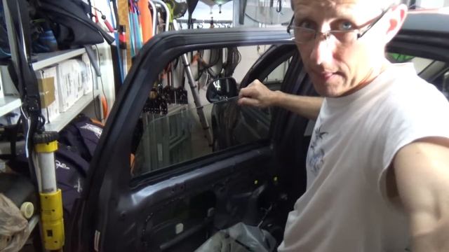 Mitsubishi Outlander Window Door Glass Removal смотреть онлайн