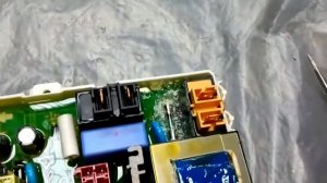 Стиральная машина LG не включается