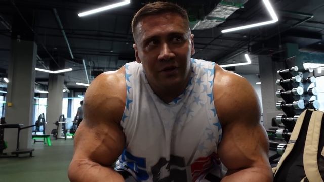 Секрет роста или СИНТОЛ ? Тренировка ног от Чемпиона по бодибилдингу