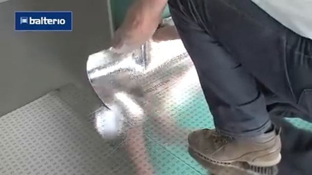 Как правильно уложить подложку под ламинат смотреть онлайн