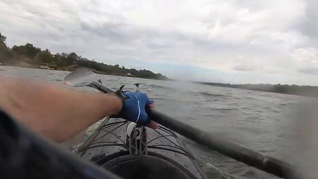 Qanik Kayak и борьба с волнами.