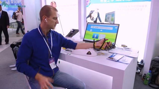 Роботизированная рука для реабилитации пациентов смотреть онлайн