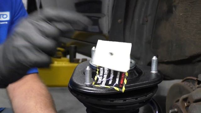 How to Replace Front Strut and Spring Assembly 09-12 Toyota RAV4 смотреть онлайн