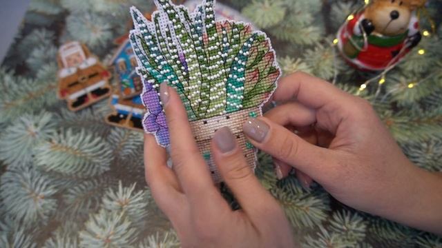 Вышитые новогодние игрушки ?. Мой рулончик. 2 часть смотреть онлайн