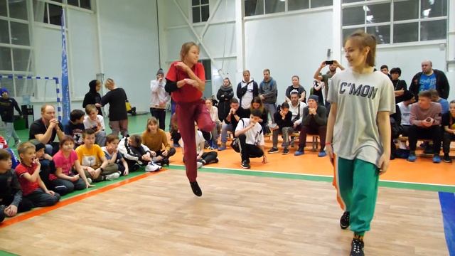bgirl Уголок vs Staysha top8 - брейкданс чемпионат г.Королев смотреть онлайн
