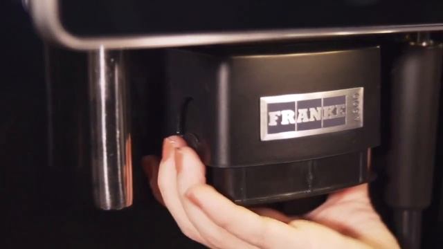 Очистка кофемашины Franke A800, используемой с холодильником SU05 смотреть онлайн