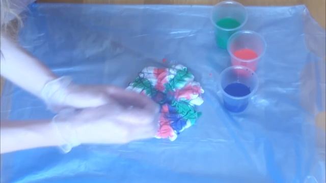 DIY:КАК СДЕЛАТЬ ТАЙ-ДАЙ ФУТБОЛКУ/РИСУНОК/КРАШУ ФУТБОЛКУ/Tie-Dye t-shirt смотреть онлайн