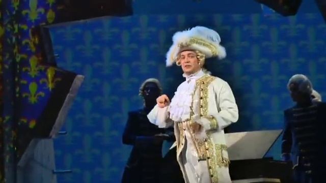 Фрагмент из мюзикла «Фанфан-Тюльпан» Новосибирского музыкального театра смотреть онлайн