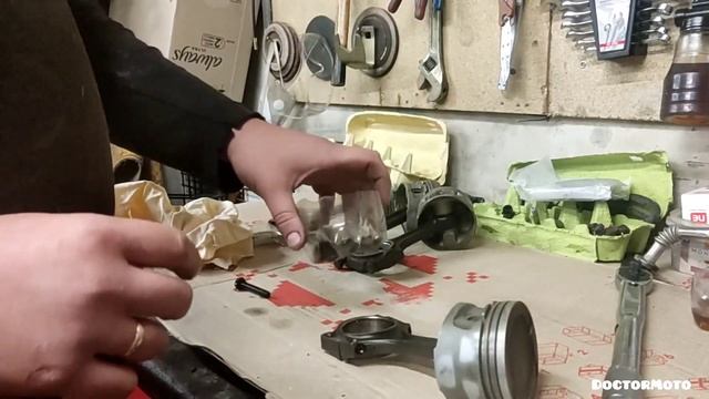 Правильная установка вкладышей Ланос, установка поршня на шатуне. смотреть онлайн