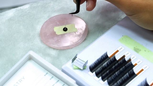 Lash Extension Tips | How To Create Perfect Volume Fans