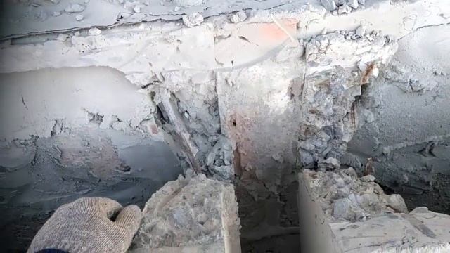 Дом из арболита. Обрезаю плиты перекрытия ПКЖ- болгаркой. смотреть онлайн