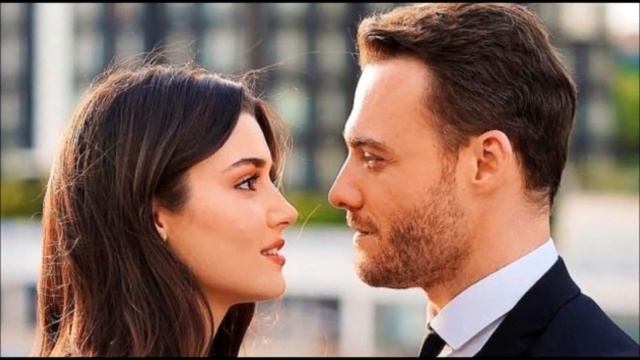 El estado natural de Hande Erçel y Kerem Bürsin detrás de la cámara смотреть онлайн