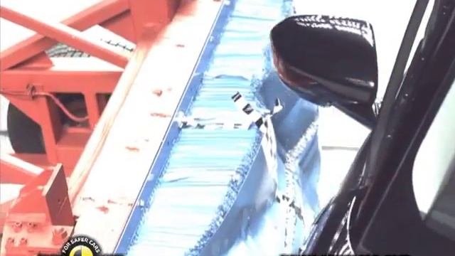 Краш тест Range Rover Evoque - 2011