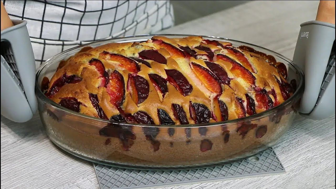 Берем 200 мл Кефира и Сливы. Готовим вкусный и воздушный пирог смотреть онлайн