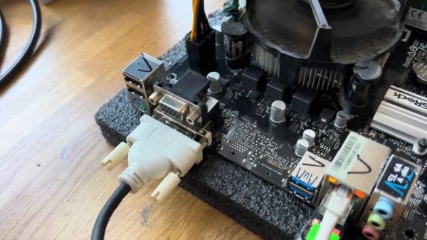 Комплект ASRock H310CM-DVS и процессор G4900