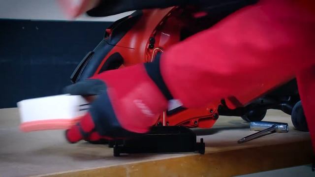 DSH 700-X, DSH 900-X, Замена воздушного фильтра смотреть онлайн