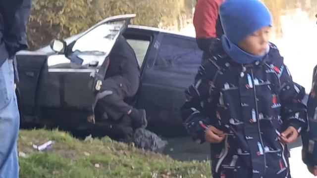 машина упала в море 2 часть смотреть онлайн