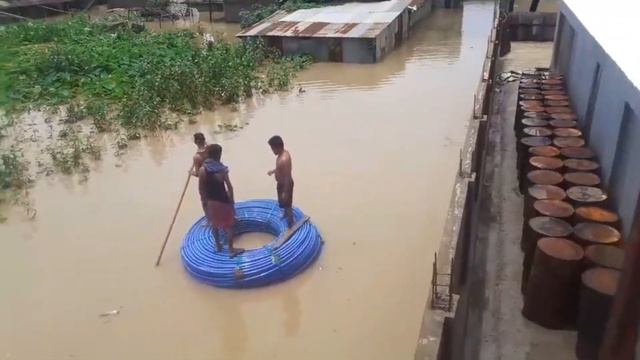 🚨 VILLAGES UNDERWATER AS FLOODS HIT ASSAM, INDIA 🇮🇳 May 18 2022 смотреть онлайн