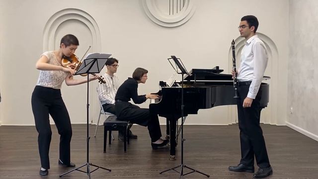 Igor Stravinsky - The Soldier’s Tale for violin, clarinet and piano смотреть онлайн