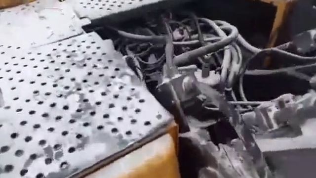 Демонтаж поворотного редуктора Volvo смотреть онлайн