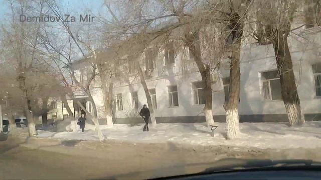 Актобе, ул. Айтеки Би, ( Ленина ), Жд вокзал, Памятник Пушка. 2 марта 2022 г. смотреть онлайн