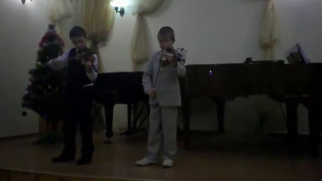 100 1225 смотреть онлайн