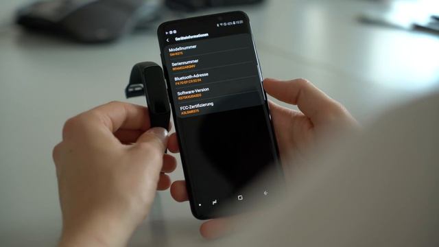 Galaxy Fit e: Günstiger Fitness-Tracker im Test смотреть онлайн