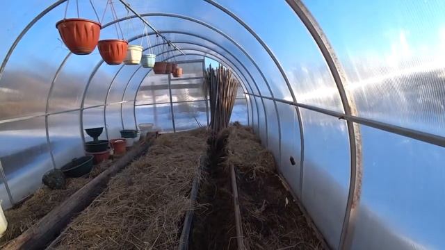 Весенние работы в теплице. смотреть онлайн