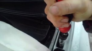 KIA Ceed SW 2021 - Установка газового упора капота