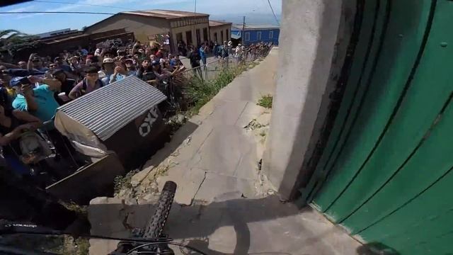 Intense Race Down the Stairs of Valparaiso, Chile! Final Run смотреть онлайн