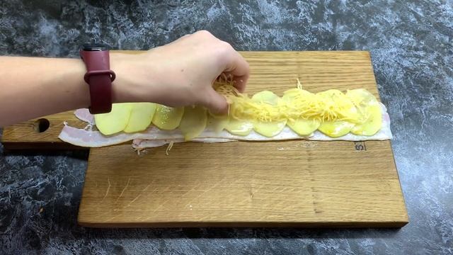 Всего 4 ингредиента, а какая красота! Розочки из бекона с картофелем(идеально к празднику) смотреть онлайн
