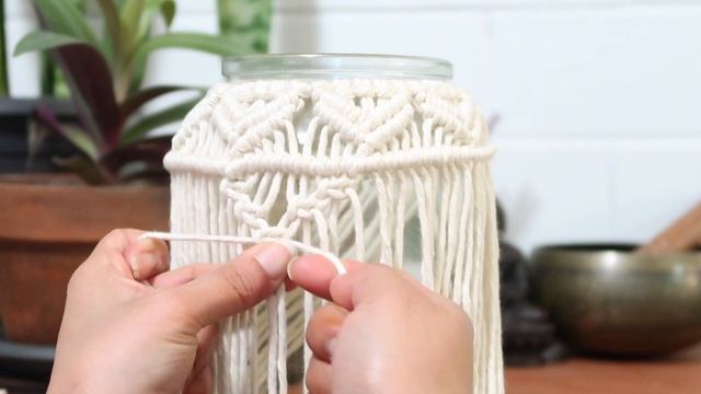 DIY Macrame Jar Cover Tutorial | Macrame Candle Holder смотреть онлайн
