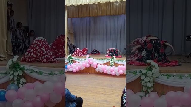 цыганский танец девочек из музыкальной школы номер 12 город Нурафшан смотреть онлайн