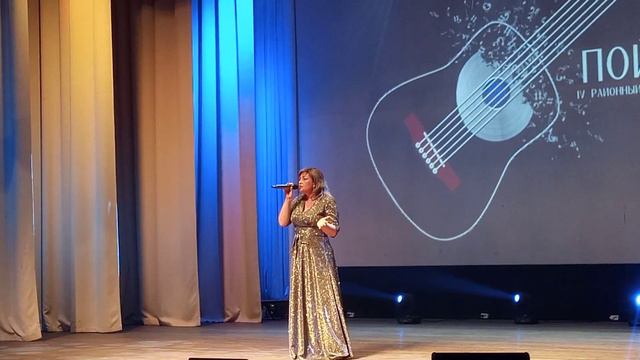 "Сколько нас таких красивых" - исполняет Елена Лукьяненко смотреть онлайн