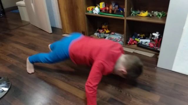 Матвей 12 отжиманий. Начало! смотреть онлайн