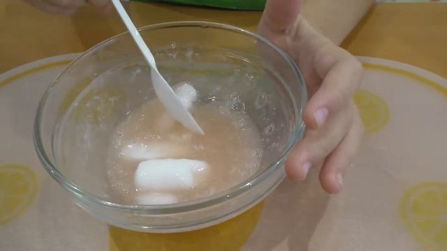 Cделай слайм? ГОРЯЧИЙ слайм из клея карандаша. смотреть онлайн