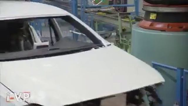 Robots and People Making Cars in Mercedes-Benz Factory | I-VP смотреть онлайн