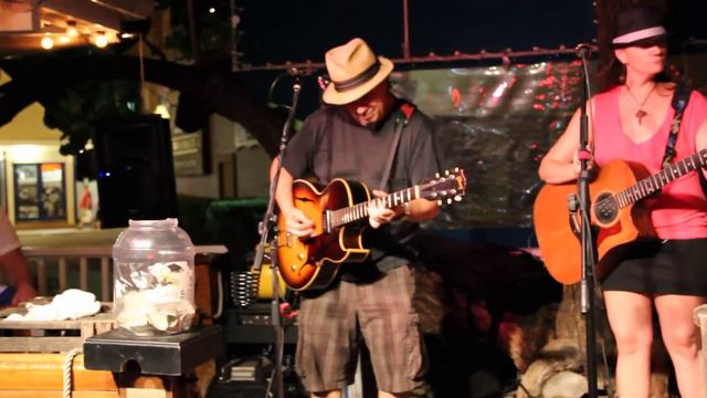 Larry Baeder & Dora @ Hogsbreath Key West 2010 смотреть онлайн
