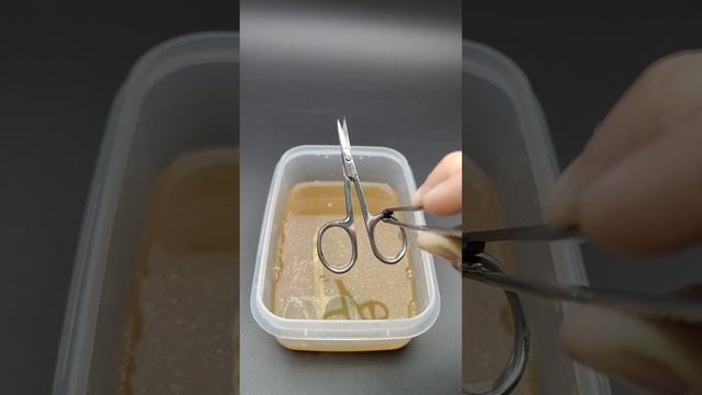 Ошибки стерилизации инструментов. Эксперимент с маникюрными ножницами для кутикулы. смотреть онлайн