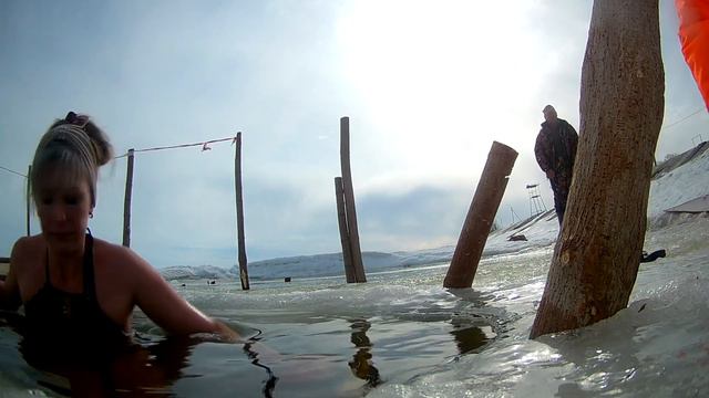 Заплыв на Свияге 475м и моржевание на Волге смотреть онлайн