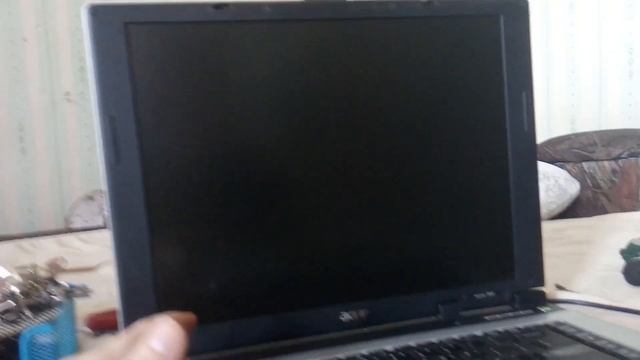 Крутой ноут для ретро игр: Acer 2005ого года на базе AMD Sempron смотреть онлайн