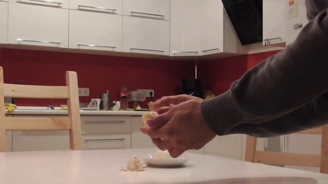 Как правильно чистить яйца смотреть онлайн