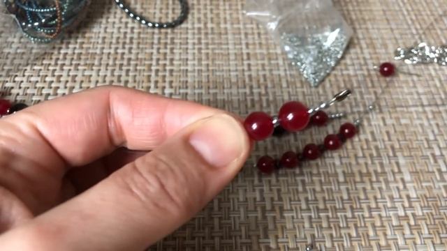 ПЕРЕДЕЛКА УКРАШЕНИЙ. СОЗДАЕМ ТРЕХРЯДНОЕ КОЛЬЕ смотреть онлайн