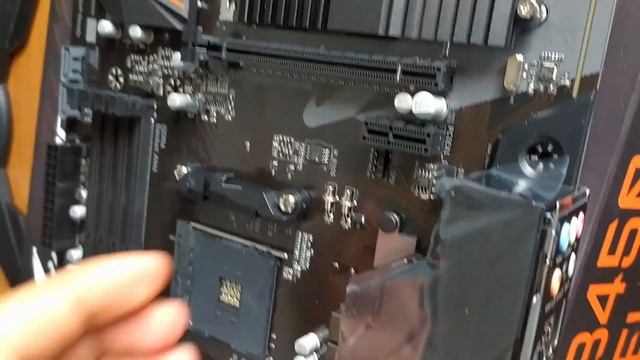 1600 TL GİGABYTE B450 AORUS ELİTE VE AMD RYZEN 3 3200G KUTU AÇILIMI VE İNCELEME (FİYAT PERFORMANS) смотреть онлайн