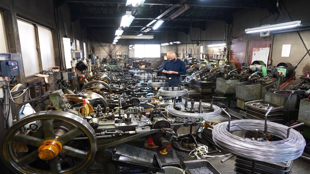 Процесс массового производства винтов. Японский завод производящий 400 000 шурупов в день смотреть онлайн