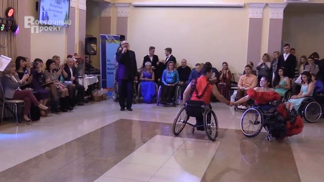 В Краматорске отгремел новогодний инклюзивный бал смотреть онлайн