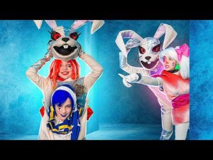 ПРАНКИ от ИГРОВЫХ ЗЛОДЕЕВ ФНАФ СЕКЬЮРИТИ Бритч! КСЮША в ШКОЛЕ ФНАФ в реальной жизни!