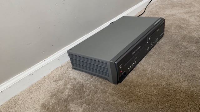 Magnavox DV225MG9 DVD VHS VCR Combo Compact Disc CD Player смотреть онлайн