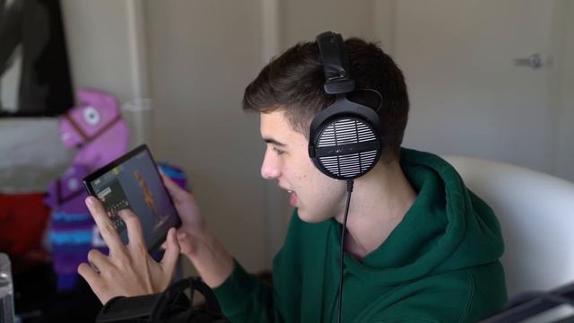 So today I bought the Fortnite Galaxy Skin.. (Fortnite Battle Royale) смотреть онлайн