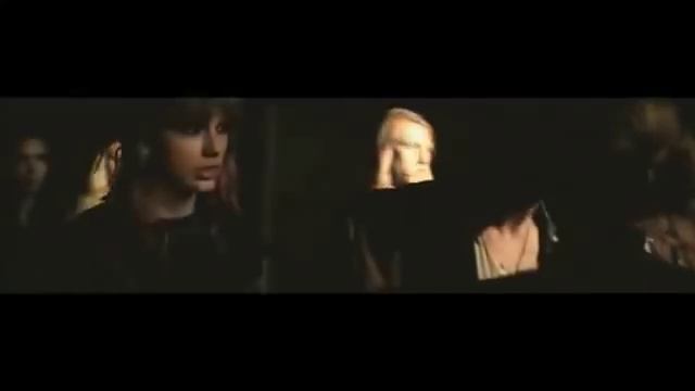 Taylor Swift vs Monty Python - I Knew You Were Getting Hit on the Head When You Walked In смотреть онлайн